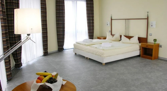 Tomesa Fachklinik und Gesundheitszentrum, Prenota Hotel Bad Salzschlirf Assia Renana