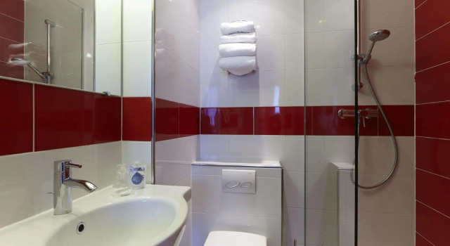 Двухместный номер Standard Kyriad Paris 10 - Canal Saint Martin - République