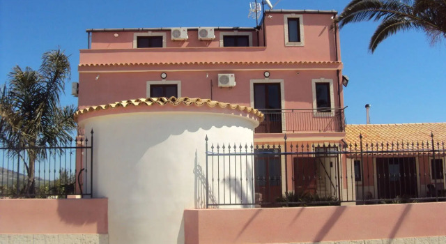 Il Mirto e la Rosa, Book Bed and Breakfast Hotels in Sicily with a Pool, Swimming Pool