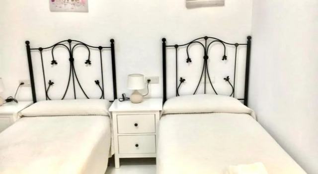 Apartamento El Primer Sol, Забронировать Апартаменты/квартира Отели Нерха с бассейном, рядом с Пляж Бурриана, Бассейн