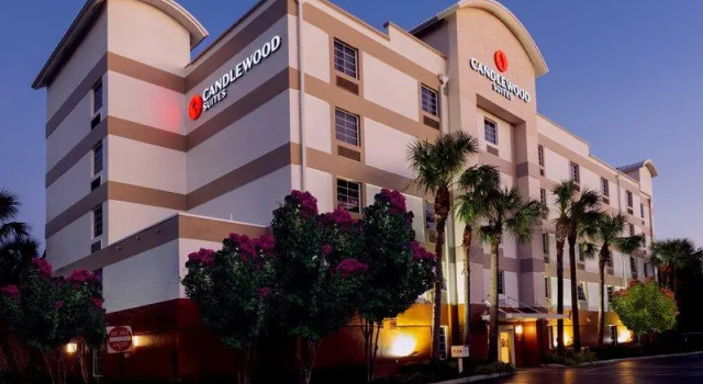 Кровать в общем номере Candlewood Suites Fort Lauderdale Airport-Cruise by IHG