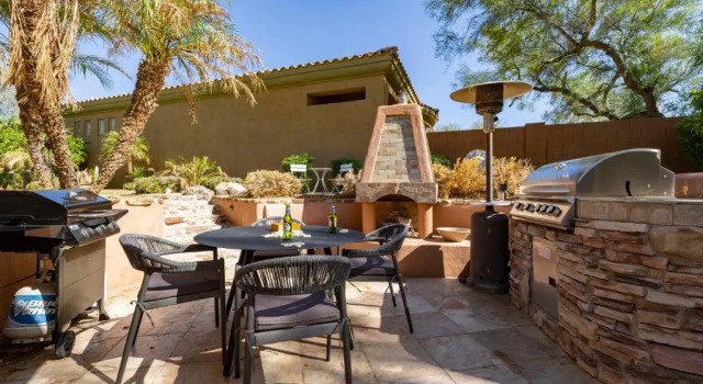 Scottsdale Desert Oasis w/ Pool, Putting Green & Outdoor Lounge Sandflower by Avantstay