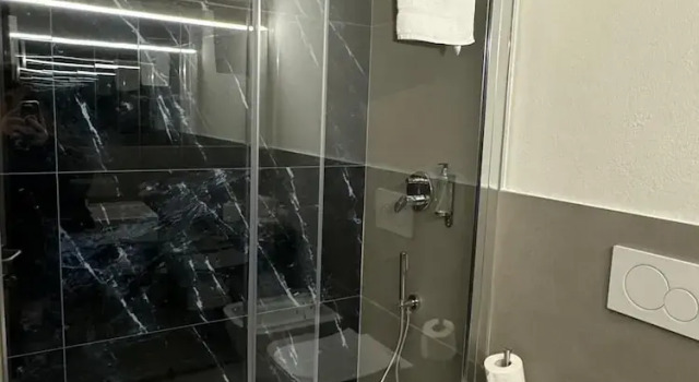 Трёхместный номер Standard с балконом и с видом на озеро Wind Hotel