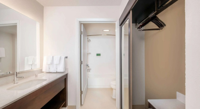 Четырёхместный люкс с 2 комнатами Hampton Inn Atlanta Kennesaw