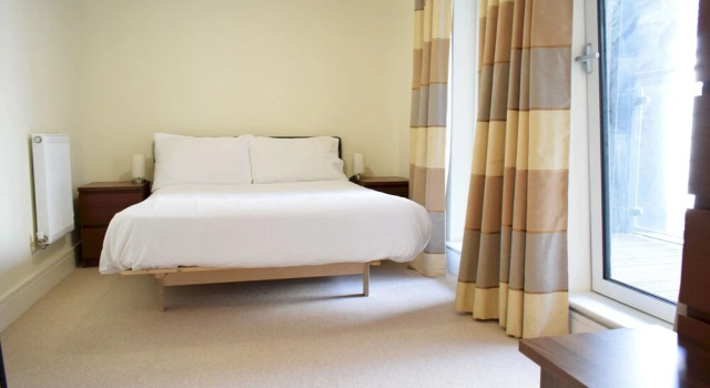 1 Bedroom Apartment in Canary Wharf With Balcony, Varaa Huoneisto Asunnot kohteessa Merseyside, Huoneisto