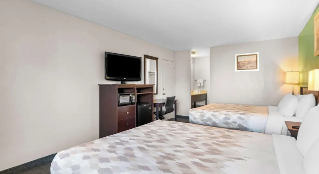 Четырёхместный номер Standard Americas Best Value Inn Yakima