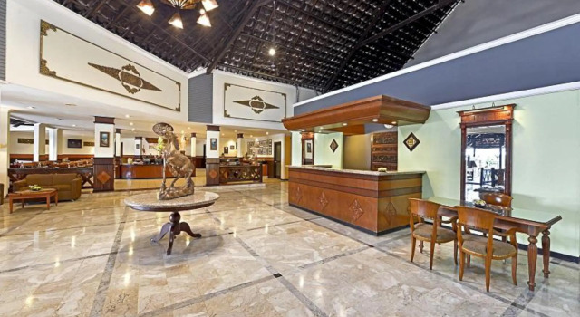 Grand Whiz Hotel Trawas