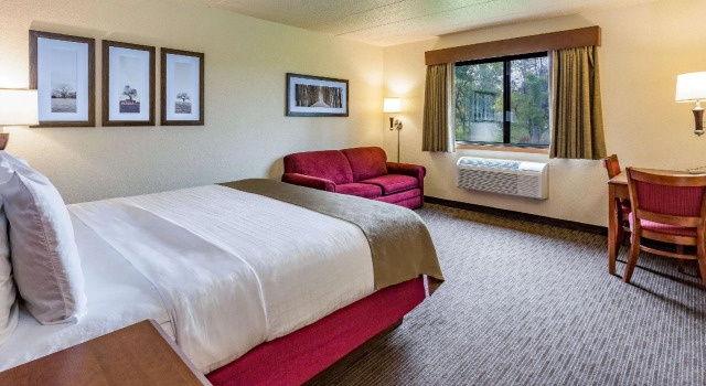 Двухместный номер Standard AmericInn by Wyndham Dickinson