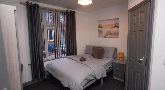 Коттедж *4 Bed House *Central *Newly Refurbished *Parking