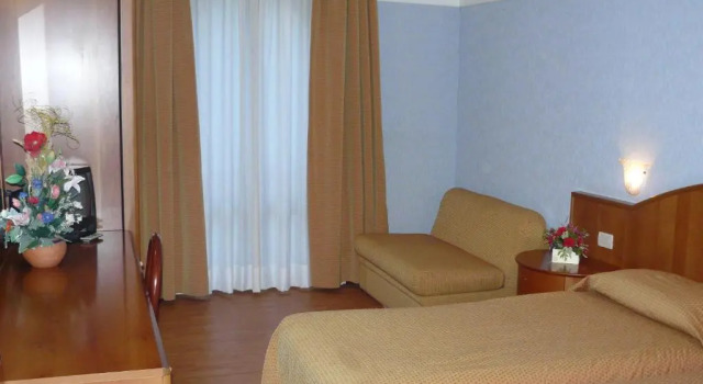 Трёхместный номер Standard Park Hotel Jolanda