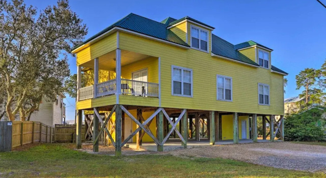 Orange Beach Family Duplex w/ Deck < 1 Mi to Shore, Забронировать Отель Отели Орандж-Бич 3 звезды, рядом с Музей Orange Beach Indian and Sea Museum, 3*