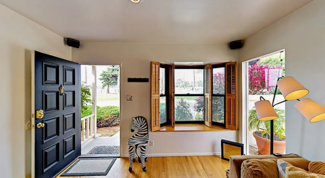 New Listing! 2-units W/ Hot Tubs, Walk To Beach! 4 Bedroom Townhouse, Забронировать Дом для отпуска Виллы Вентура, рядом с Городской пляж Вентура, Вилла