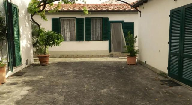 Коттедж с 2 комнатами Eremomarino apartment