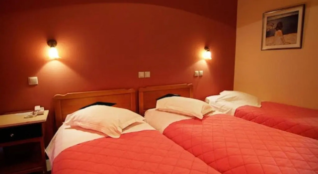 Трёхместный номер Standard с видом на улицу Hotel Varonos