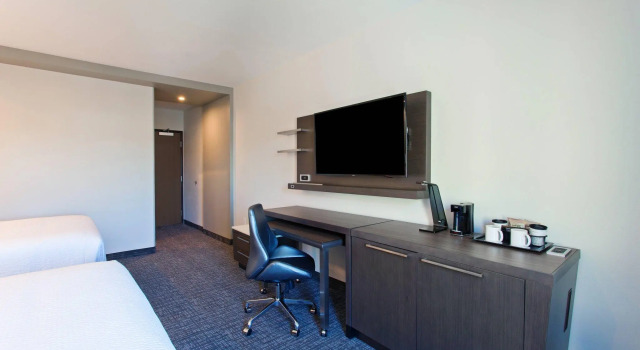 Четырёхместный номер Standard Courtyard by Marriott San Diego El Cajon