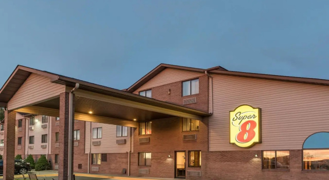 Двухместный люкс с видом на город Super 8 by Wyndham Portsmouth