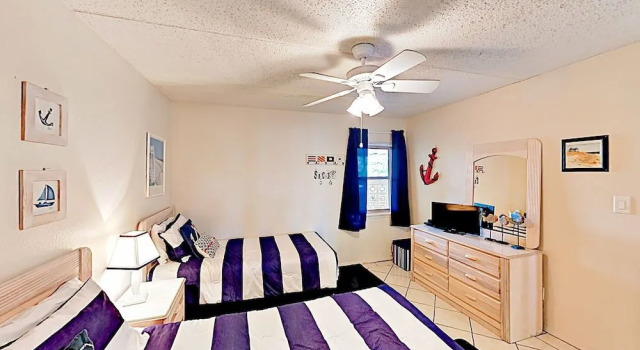 4400 Gulf Blvd Condo Unit 107, Varaa Huoneisto Hotellit Padre Island uima-altaalla, Uima-allas
