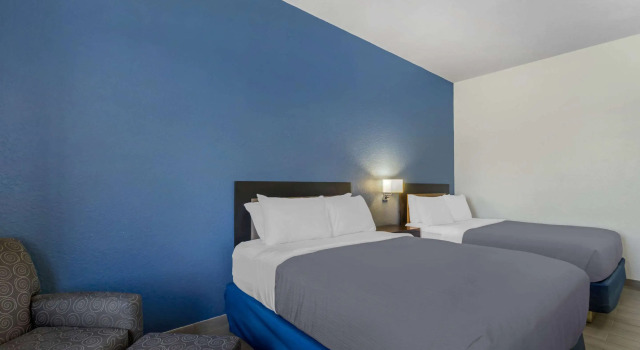 Standard- firedobbelt værelse Rodeway Inn Wesley Chapel