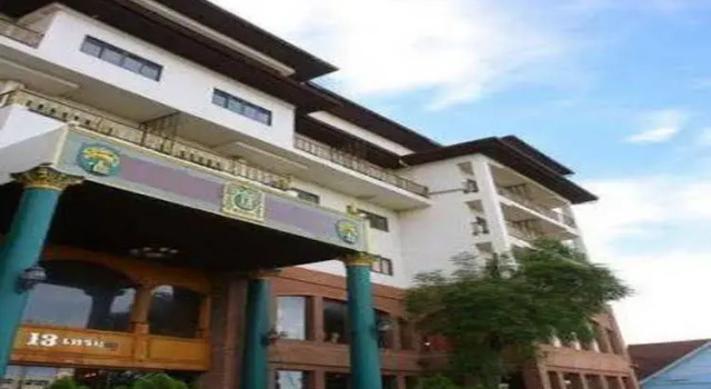 13 Coins Bang Yai Hotel