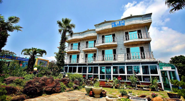 Stonesung Pension, Забронировать Отель Отели Согвипхо 3 звезды, рядом с Отель и казино Lotte Jeju, 3*