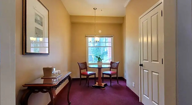 Номер Deluxe Butterfly Grove Inn
