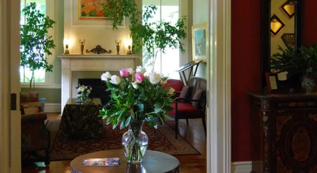 Rothschild-Pound House Inn