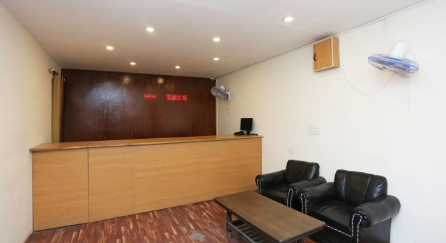 OYO 14919 Hotel Airport Vatika, Забронировать Отель Отели Нью-Дели с завтраком, Завтраки