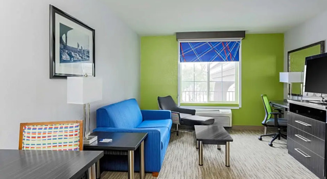 Люкс c 1 комнатой Holiday Inn Express Lancaster by IHG