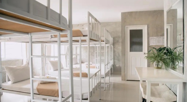 Кровать в общем номере Ban's Avenue Guest House