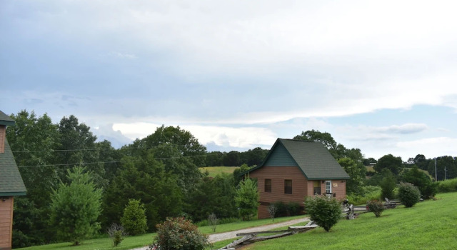 Бунгало Bear Creek Lodge Cabin Resort