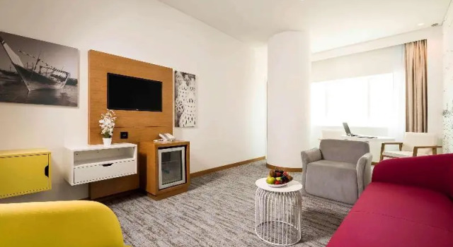 Люкс ibis Styles Manama Diplomatic Area