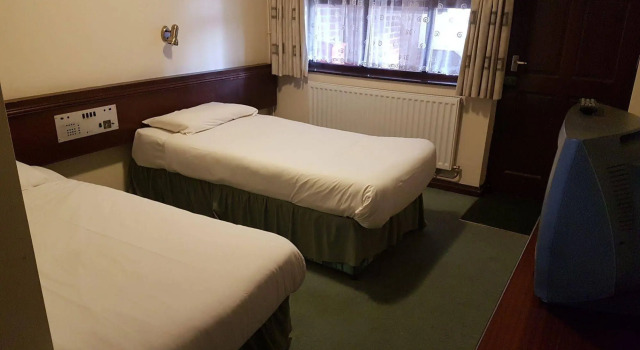 The Plough Motel  Restaurant, Забронировать Мотель Сток-он-Трент Стаффордшир