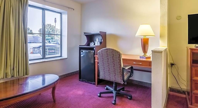 Doppel Suite Motel 6-Springfield, OH