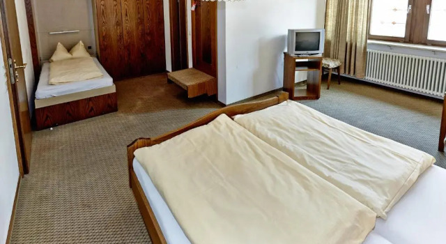 Трёхместный номер Standard Hotel Landgasthaus Rössle