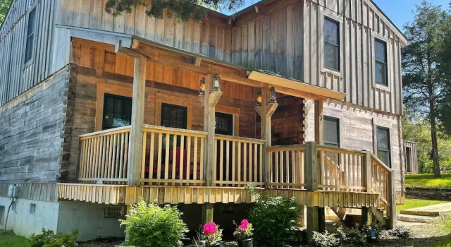Cozy Hollister Cabin: Perfect for Families!