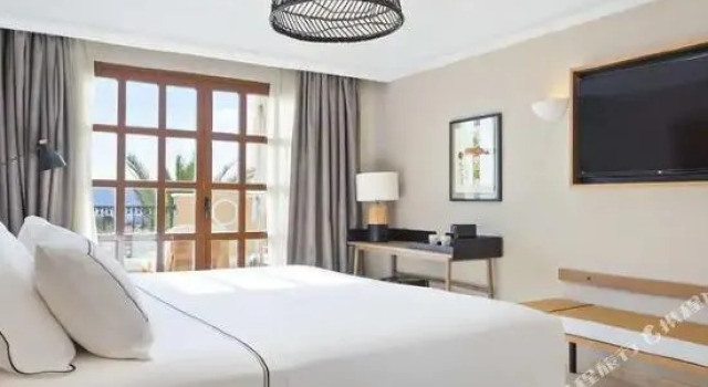 Двухместный люкс the Level Grand Meliá Villaitana