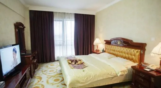 Люкс Gongcheng Qianjun International Hotel