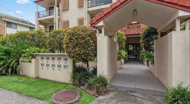 Private Burleigh Retreat a Walk to Beach, Prenota Appartamento Hotel a Queensland con parcheggio, Parcheggio