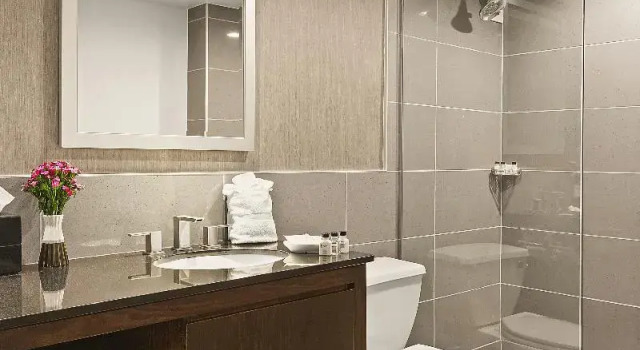 Четырёхместный номер Standard The Armon Stamford Hotel & Conference Center