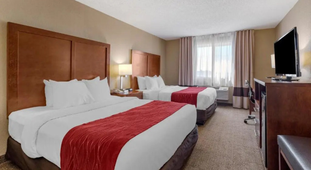 Четырёхместный люкс Comfort Inn & Suites Hays I-70