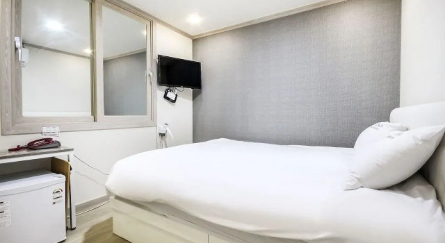 Yeosu Rainbow Self check-in Motel