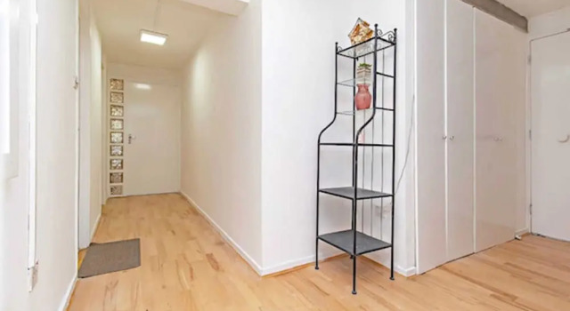 Spacious & Airy Apt w Balcony in Kentish Town