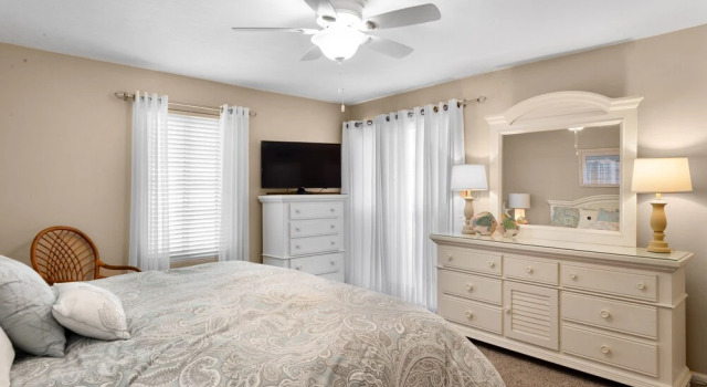 Anchorage I & II by Elliott Beach Rental, Забронировать Апартаменты/квартира Отели Миртл-Бич с парковкой, рядом с Pine Lakes International Country Club, Парковка