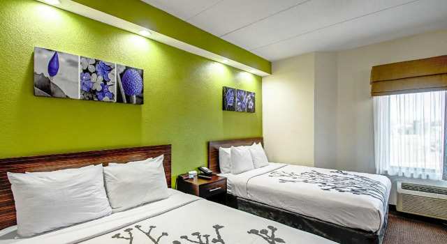 Четырёхместный номер Standard Garner Hotel Frederick Southeast by IHG