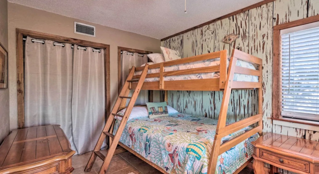 Апартаменты New Smyrna Beach Townhome: Steps to Ocean!