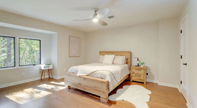 Mid-century Modern Luxe Retreat w/ Hot Tub & Decks, Reserva ahora Hotel Sandy Springs 