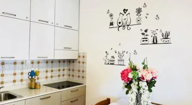 Апартаменты Flat With Terrace Overlooking the Pool