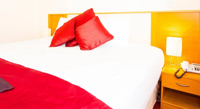 The Arches Hotel, Prenota Hotel Baile Chláir (Claregalway) 
