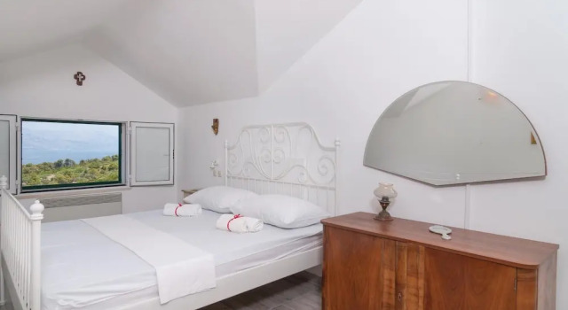 Awesome Apartment in Postira With 5 Bedrooms and Wifi, Prenota Appartamento Hotel a Croatian Islands con parcheggio, Parcheggio