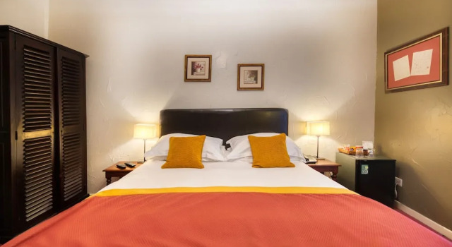 Komfortowy pokój Hotel d'Aragon